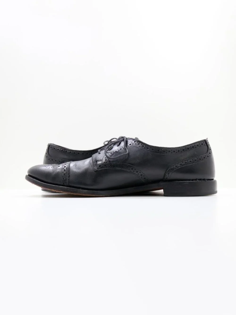 Allen Edmonds Sanford Black Leather Wingtip Cap Toe Oxfords - 11.5 D